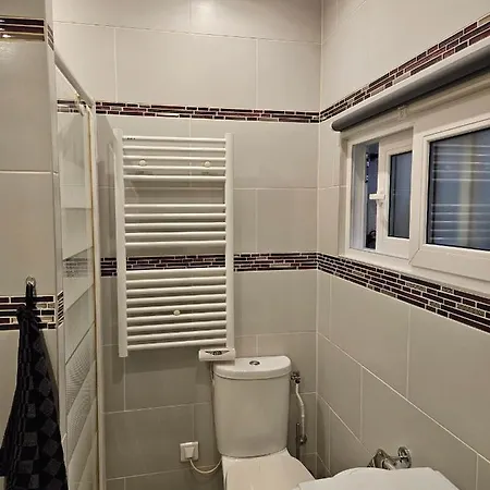 Apartment 22m2 A Ivry/seine-a 200 Metres De Paris. Proche Metro 7 *
